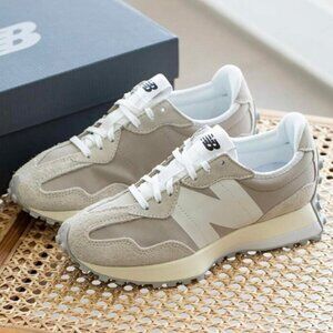 New Balance 327 Women's Sneakers Shoes Casual size 9.5